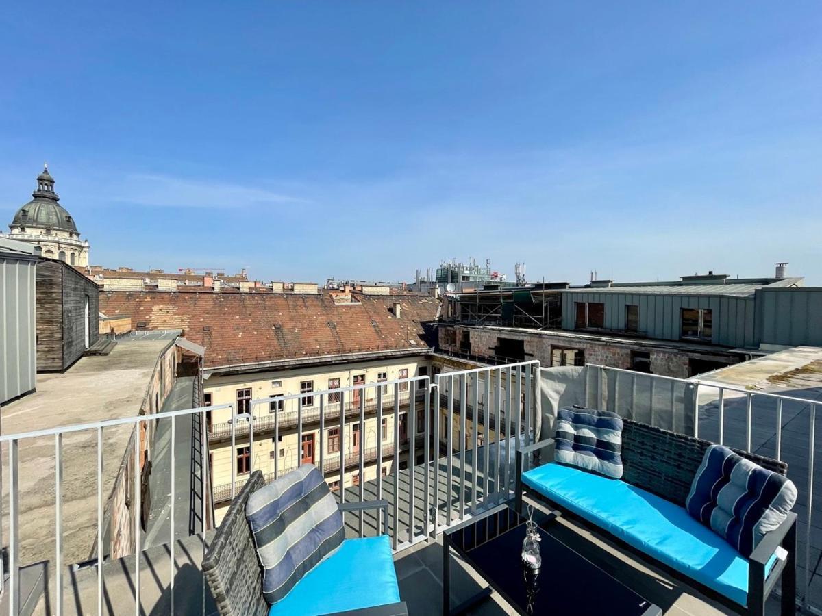 Penthouse W Private Rooftop And Free Parking Lejlighed Budapest Eksteriør billede